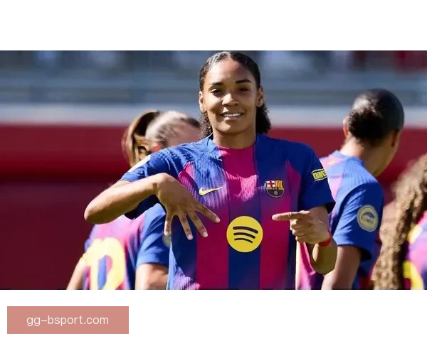 巴萨女足重点提拔朱莉娅布鲁格斯成为新一代中场新星