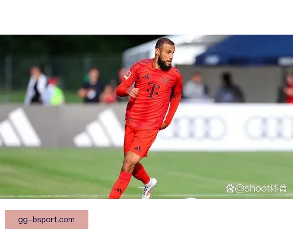 曼联正式签下拜仁右后卫马兹拉维 完成转会协议