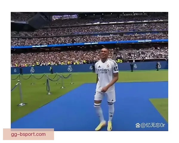 皇马正式宣布姆巴佩将穿9号球衣亮相新赛季